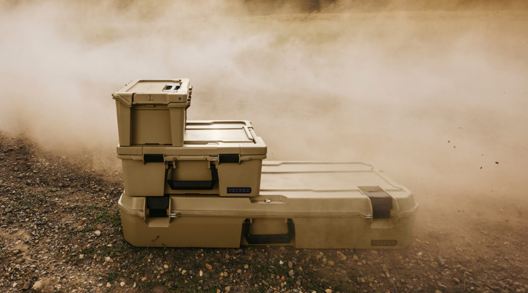 A Minuteman, Halfrack and Sixer in the dust, impervious to intrusion.