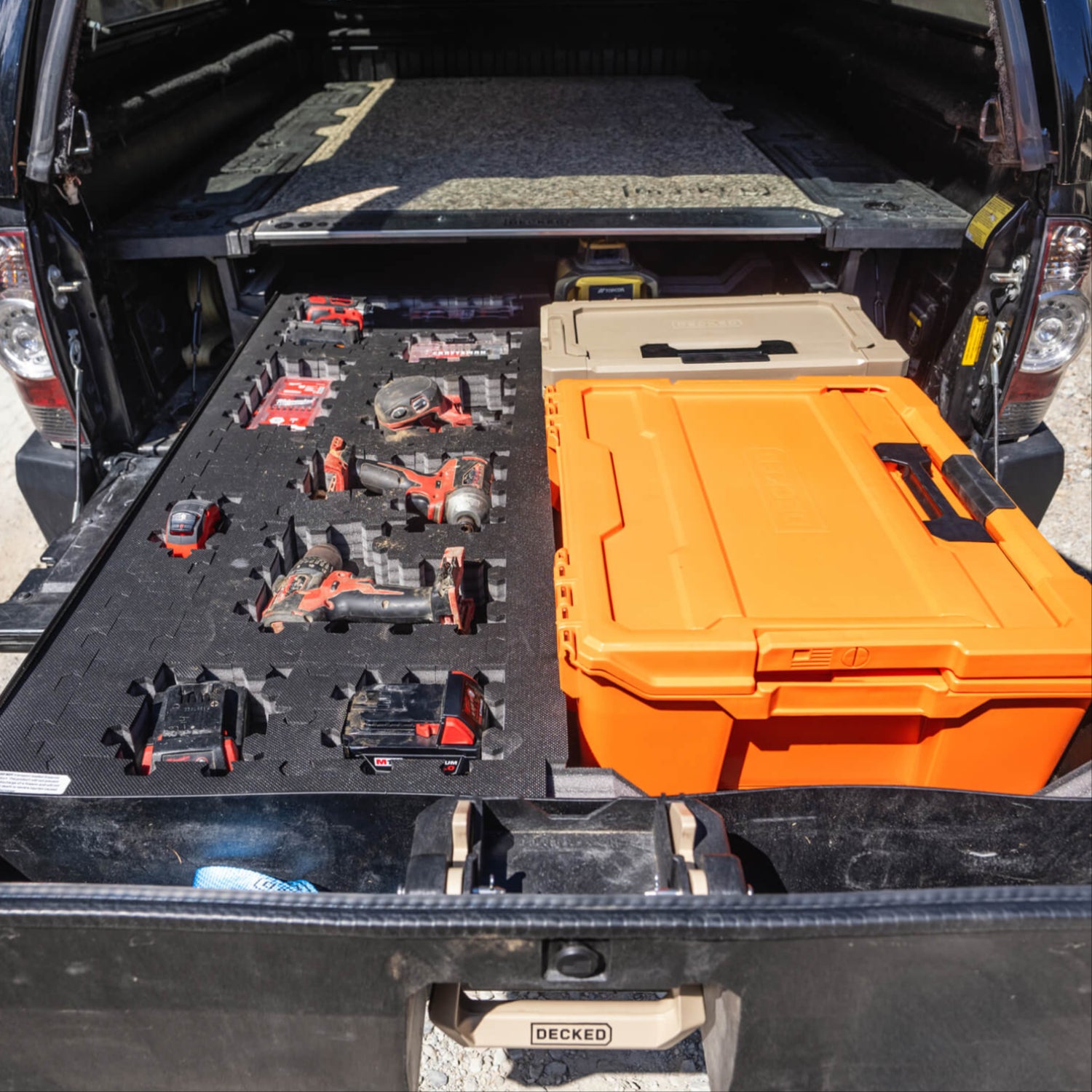 A Midsize truck's Piecekeeper PuzzleFoam inside of his DECKED Drawer.
