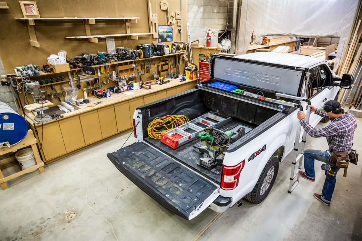 DECKED Offers Up a Low Profile Toolbox