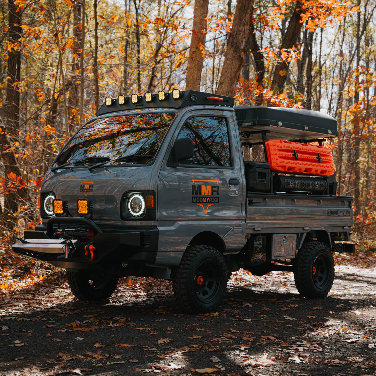 1991 Mitsubishi U42T | DECKED Badass Builds