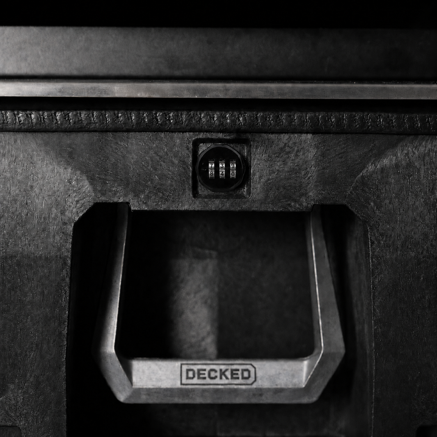 The combo tumbler lock for SUV installed in the Drawer System
